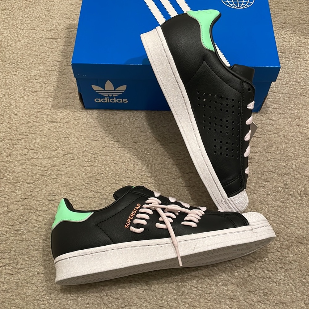 Adidas SUPERSTAR SHOES women size 7 brand new with box - Picture 4 of 8